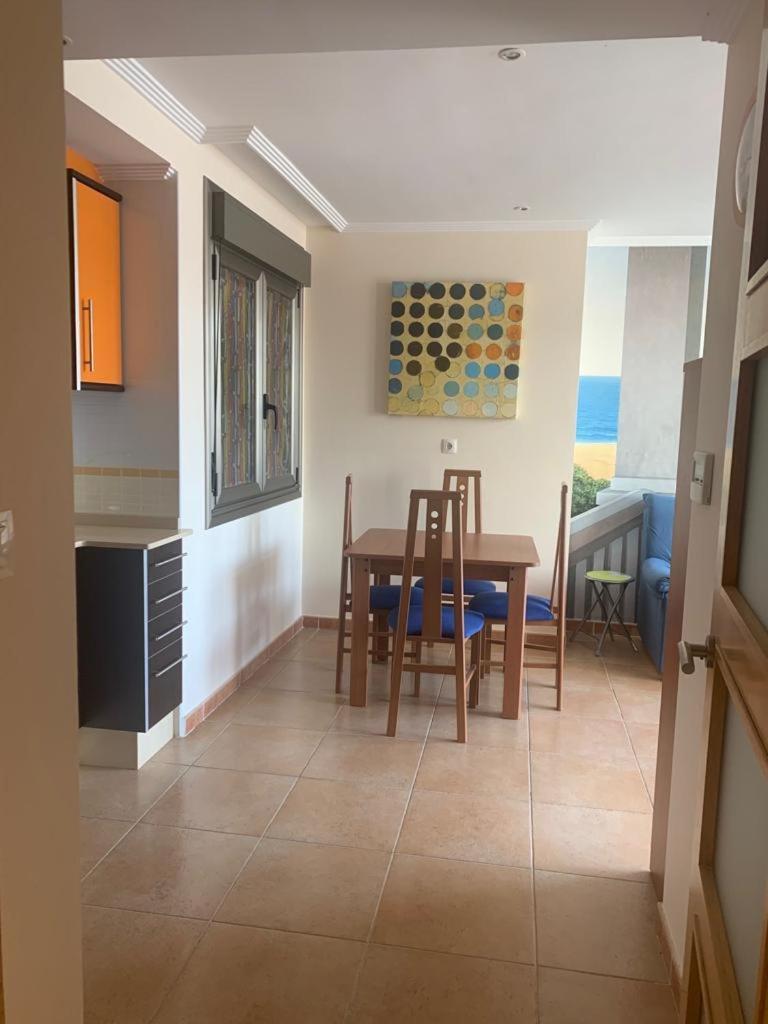 Ferienwohnung Enfoz Con Parking Y A La Orilla Del Mar Exterior foto