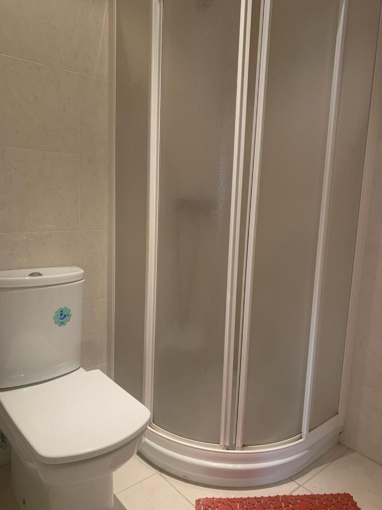 Ferienwohnung Enfoz Con Parking Y A La Orilla Del Mar Exterior foto