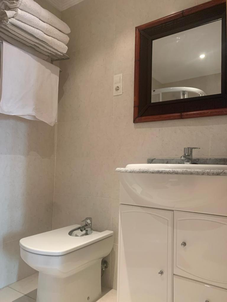 Ferienwohnung Enfoz Con Parking Y A La Orilla Del Mar Exterior foto