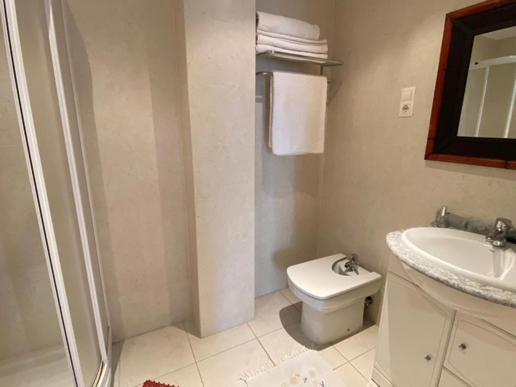 Ferienwohnung Enfoz Con Parking Y A La Orilla Del Mar Exterior foto