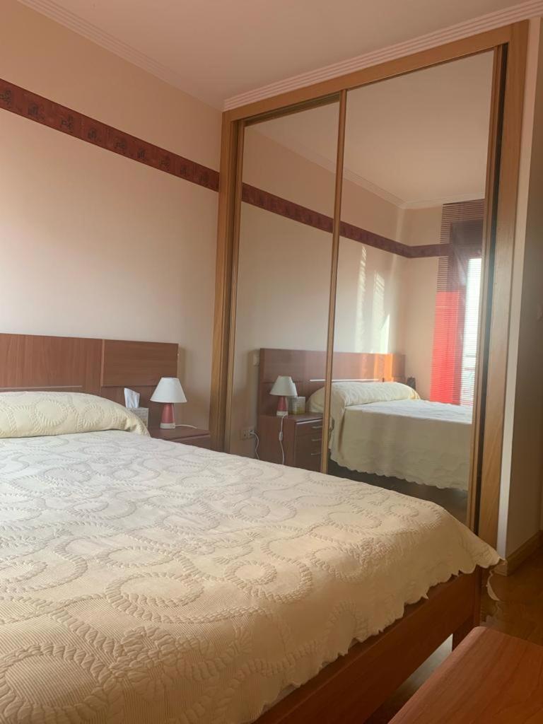 Ferienwohnung Enfoz Con Parking Y A La Orilla Del Mar Exterior foto