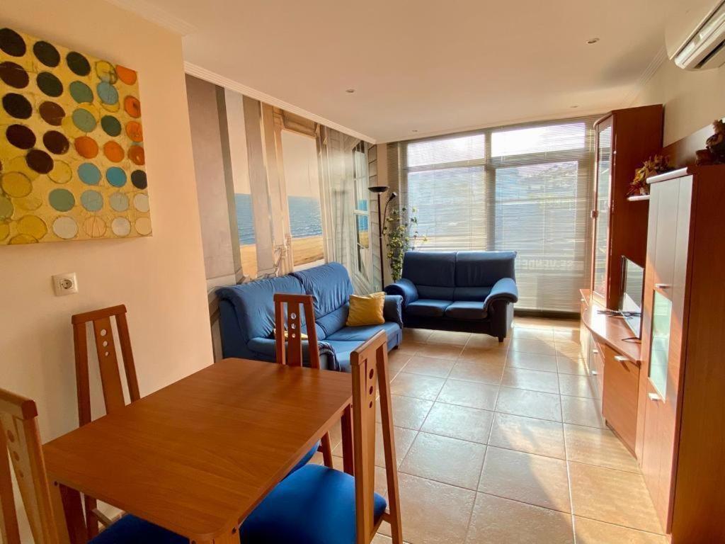 Ferienwohnung Enfoz Con Parking Y A La Orilla Del Mar Exterior foto