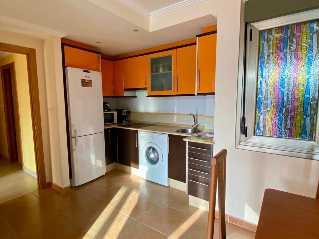 Ferienwohnung Enfoz Con Parking Y A La Orilla Del Mar Exterior foto