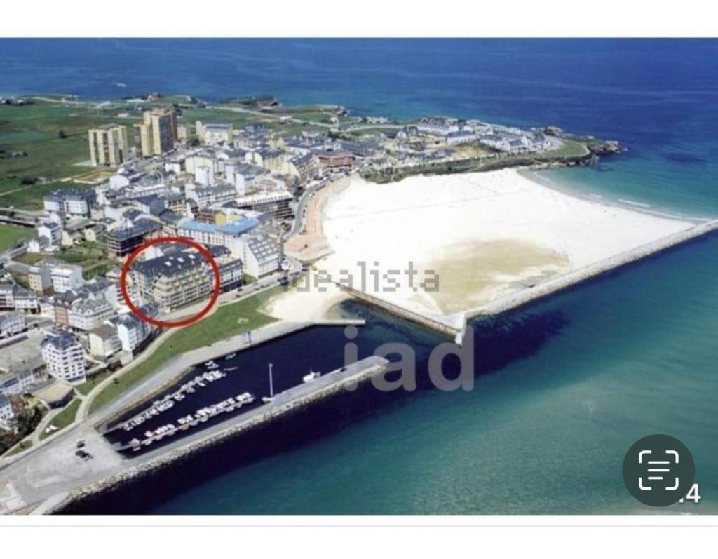 Ferienwohnung Enfoz Con Parking Y A La Orilla Del Mar Exterior foto